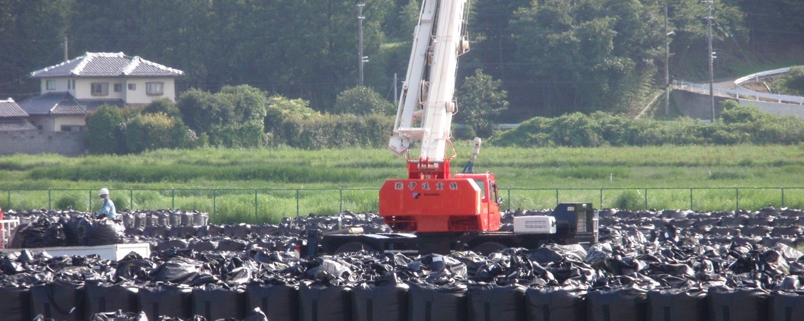 Sacs de déchets en attente